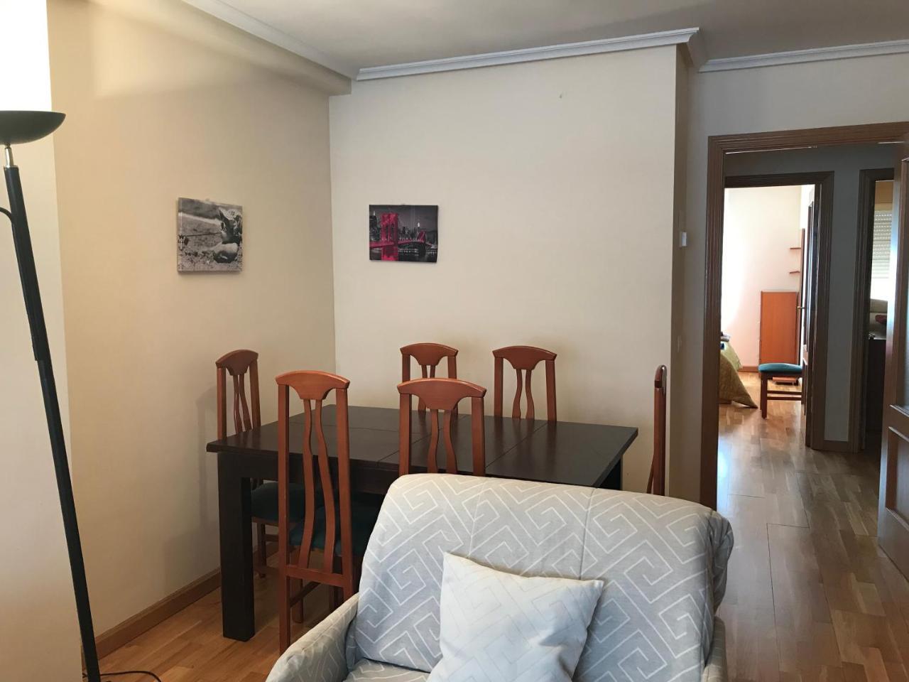 דירות לאון Apartamento La Cenicienta מראה חיצוני תמונה