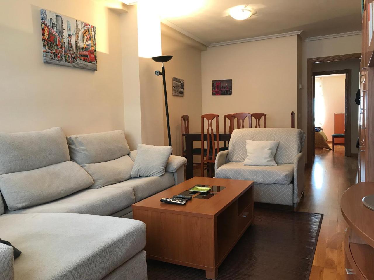 דירות לאון Apartamento La Cenicienta מראה חיצוני תמונה